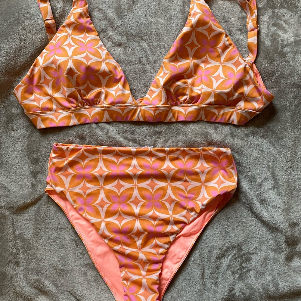Kitty and Vibe bikini
